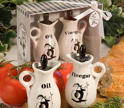 陶瓷工藝的藝術(shù)美感需要激光打標(biāo)機(jī)來(lái)賦予